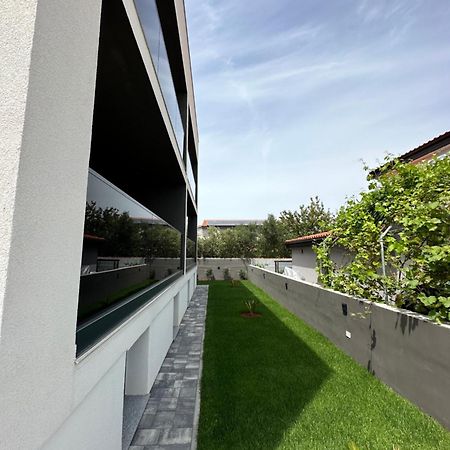 Monachus Apartments Vir Exterior photo