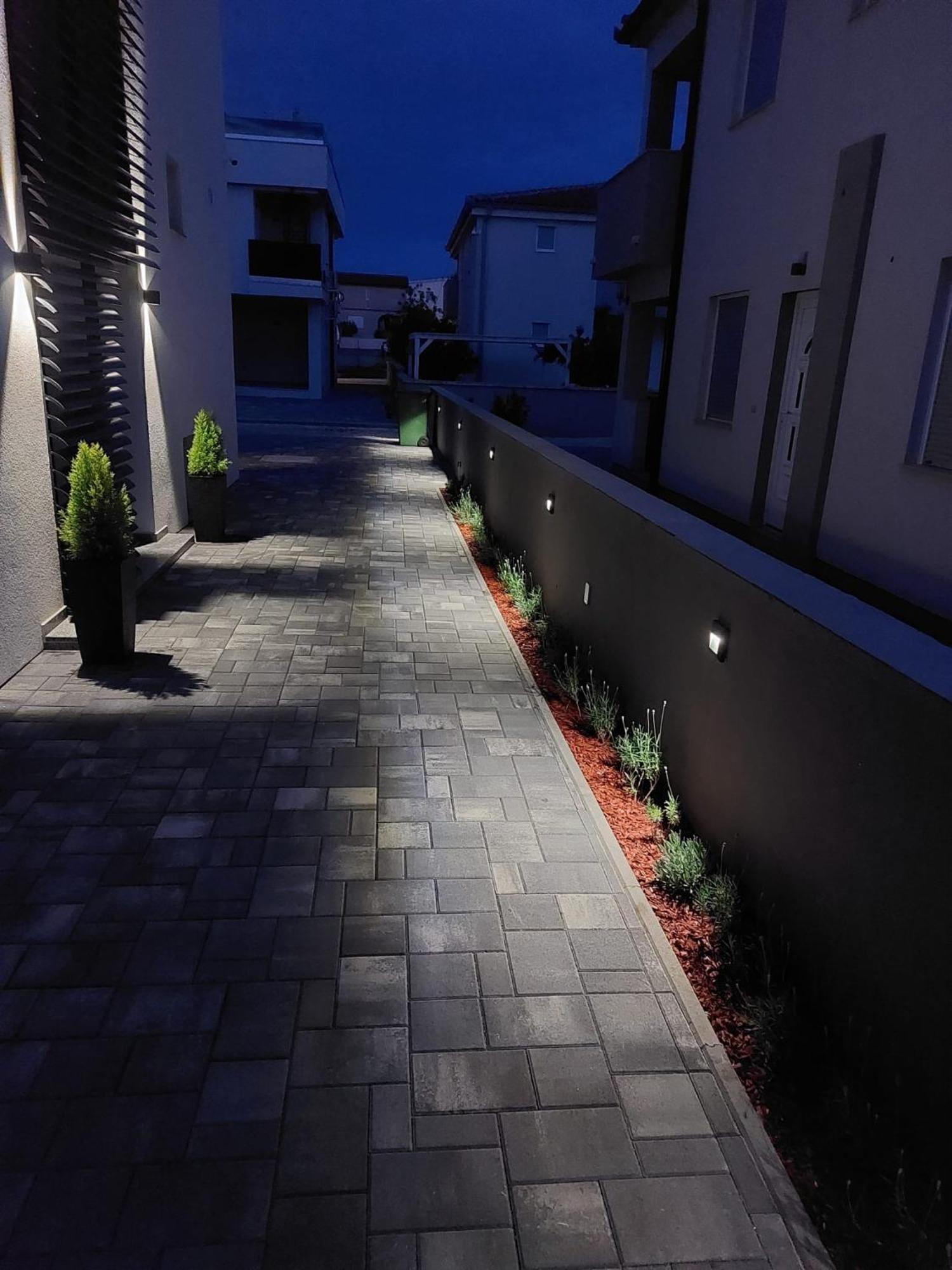 Monachus Apartments Vir Exterior photo